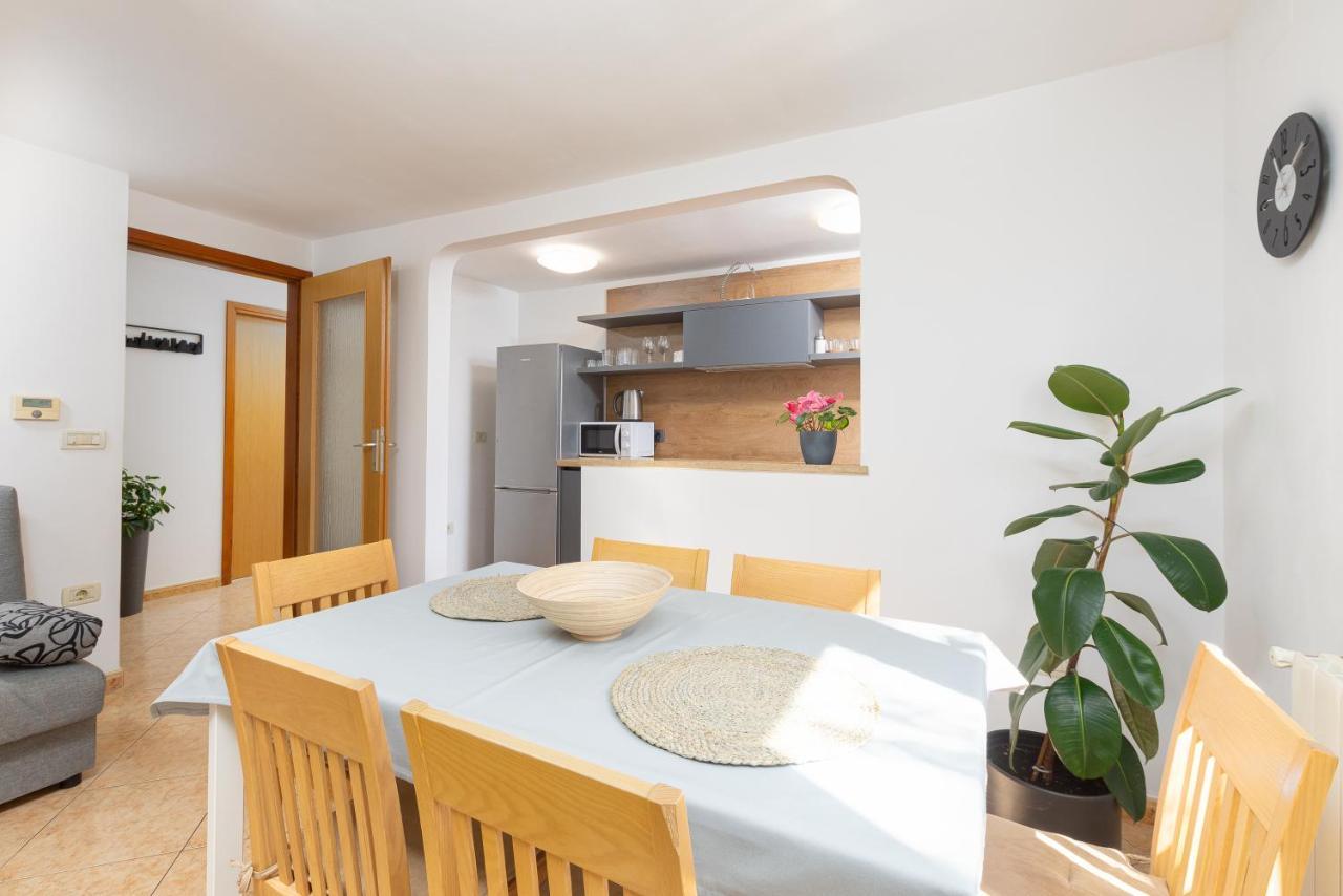 Apartment Dragonja Pula Extérieur photo